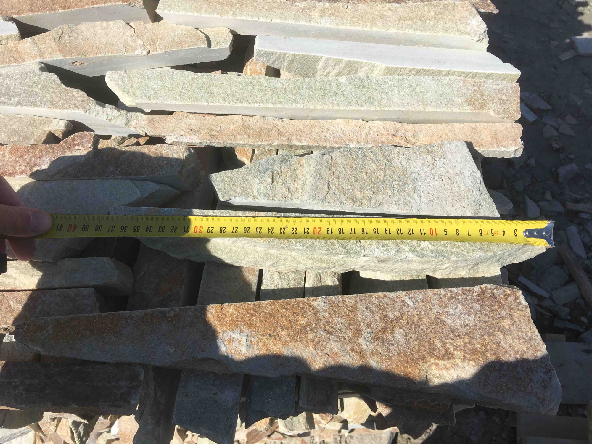 Горбушка златолит золотистый для облицовки купить в Республике Северная Осетия