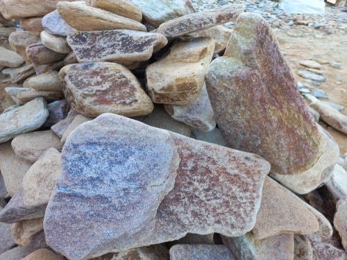 Златолит жёлтый, жёлто-зелёный глыбки и валуны для ланшафтного дизайна купить в Республике Северная Осетия