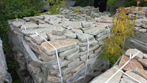 Гранитный плитняк галтованный для парковки купить в Республике Северная Осетия