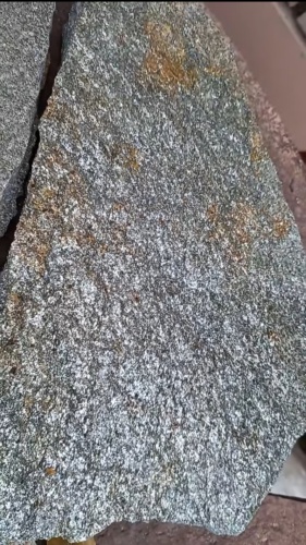 Плитняк златолит серебристый для цоколя, отмостки купить в Республике Северная Осетия