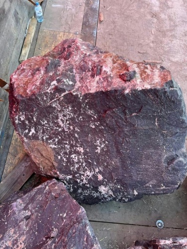 Камни для ландшафтного дизайна красно-фиолетовые 10-60 килограмм купить в Республике Северная Осетия