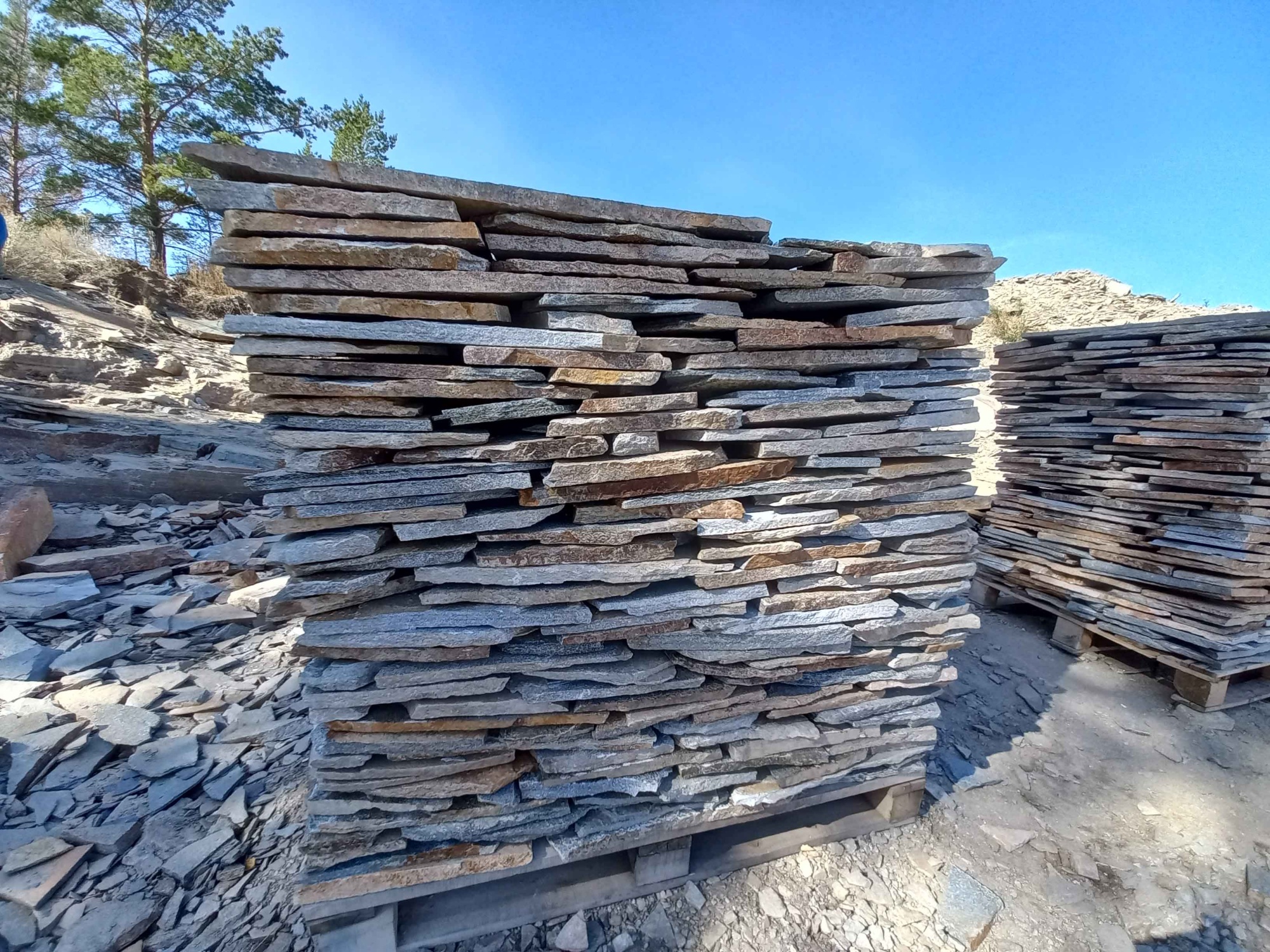 Плитняк златолит серебристый для фасада купить в Республике Северная Осетия