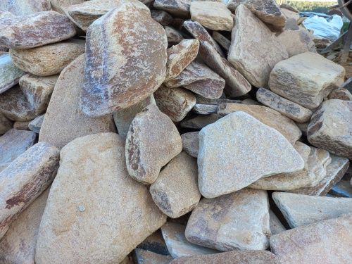 Златолит жёлтый, жёлто-зелёный глыбки и валуны для ланшафтного дизайна купить в Республике Северная Осетия