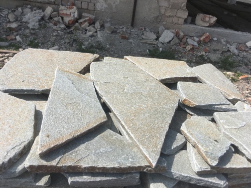 Златолит серебристый галтованный для лестниц купить в Республике Северная Осетия